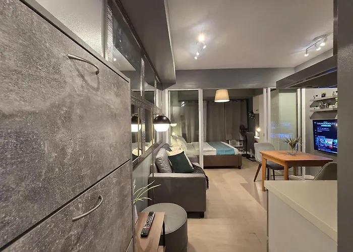 Citispace 1br Condotel At Azure Urban Near Airport #az07a Manila